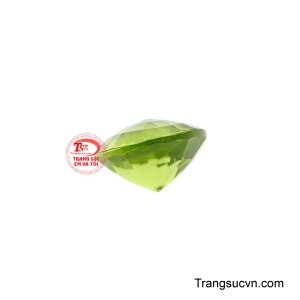 Sắc xanh độc đáo của nó dễ dàng thu hút ánh nhìn, biến nó thành điểm nhấn hoàn hảo cho bất kỳ món trang sức nào.