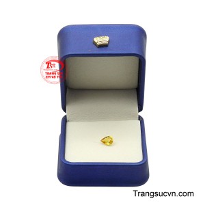 Sản phẩm có đầy đủ giấy kiểm định về đá quý.