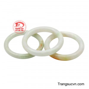 Đây không chỉ là món trang sức, mà còn là lá bùa hộ mệnh, đồng hành cùng chủ nhân trên hành trình an yên và thăng hoa.