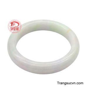 Vòng Ngọc Tử La Lán mang vẻ đẹp đầy mê hoặc, như sắc tím huyền ảo vừa hé nở giữa làn sương ban sớm. 