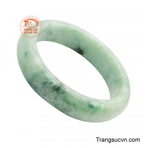 Mỗi đường vân đan cài vào nhau như nét cọ của họa sĩ, vừa mềm mại vừa có chủ đích