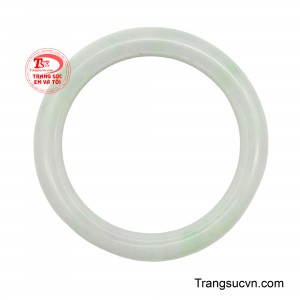 Tạo nên cảm giác chiếc vòng đang chậm rãi kể lại những câu chuyện đã ngủ quên hàng triệu năm trong lòng đất.