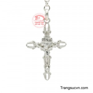 Tái hiện khoảnh khắc hy sinh cao cả mang biểu tượng của đức tin, sự cứu rỗi và niềm hy vọng không thể bị dập tắt. 