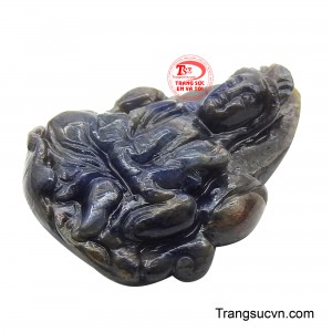 Mặt dây này tỏa ra vẻ đẹp sang trọng, trầm tĩnh và quyền quý, dễ dàng kết hợp với nhiều loại trang phục, tạo điểm nhấn tâm linh tinh tế cho người đeo.​​​​​​​