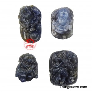 Khi đeo trên ngực, mặt dây tạo cảm giác như một lớp giáp năng lượng vô hình, âm thầm bảo vệ, giữ cho tâm trí vững vàng trước biến động.