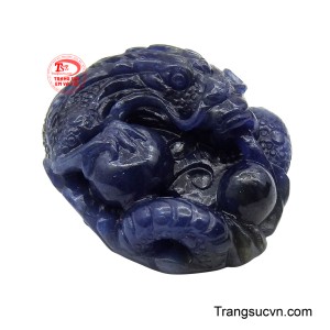 Người sở hữu Mặt Rồng này sẽ tăng cường uy tín, quyền lực tuyệt đối, giúp mọi quyết định sáng suốt và thành công như có Ngọc Ấn trong tay.