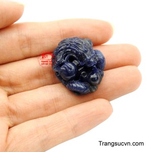 Mặt dây mang lại vận khí hưng vượng, công danh phát đạt và sự tôn trọng của mọi người.