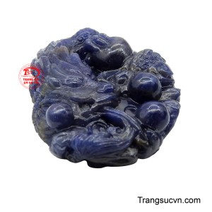 Nó khẳng định thần thái lãnh đạo, thu hút may mắn, tài lộc dồi dào và công danh thăng tiến vượt bậc, mang lại sự tự tin và bình an tuyệt đối cho người sở hữu.