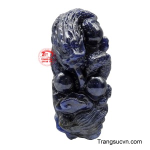 Mặt Dây Sapphire Rồng Lam Hoàng Khí là một tuyên ngôn về quyền lực và phong cách.