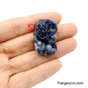 Sở hữu Mặt Rồng Lam này là sở hữu một bảo vật giúp khai thông con đường công danh, bảo hộ chủ nhân đạt được mọi thành công, vinh quang.