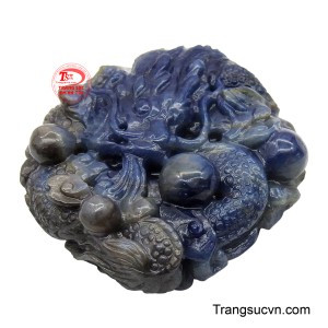 Màu xanh của Sapphire tượng trưng cho sự minh triết, trung thành và mang lại vận may thăng tiến.