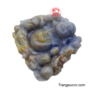 Mặt Phật không chỉ là điểm nhấn thẩm mỹ thu hút mà còn là bùa hộ mệnh phong thủy.