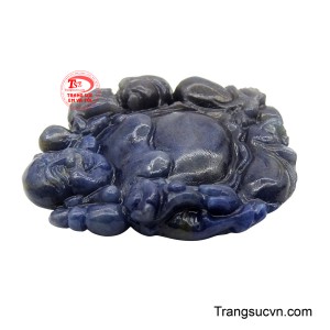 Chính vì vậy đây không chỉ là một vật phẩm trang sức mà còn là một linh vật phong thủy có ý nghĩa sâu sắc: chiêu tài, cầu phúc, giúp người đeo cảm thấy an nhiên, lạc quan và luôn gặp được những điều tốt đẹp, viên mãn trong cuộc sống.