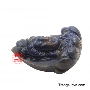 Những đường chạm khắc mềm mại và liền mạch, không phô trương nhưng đầy chiều sâu, giúp giữ trọn tinh thần tĩnh – sạch – an của thiền. 