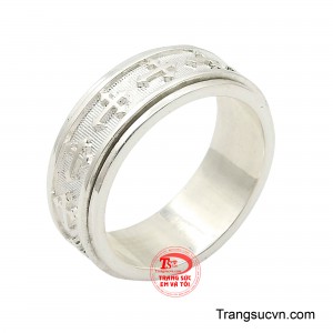 Thiết kế phá cách với vòng xoay chuyển động linh hoạt tạo cảm giác hiện đại và đầy thú vị, vừa là điểm nhấn độc đáo, vừa thể hiện tinh thần tự do dám tạo sự khác biệt. 