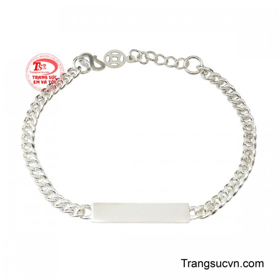 Lắc bạc hộ mệnh cho bé