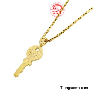 Hãy để món trang sức đẳng cấp này trở thành vật phẩm phong thủy may mắn, đồng hành cùng phái mạnh tự tin chinh phục mọi đỉnh cao sự nghiệp.