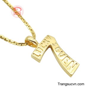 Thiết kế gọn gàng, tinh tế giúp dễ dàng phối cùng nhiều trang phục trong mọi hoàn cảnh.