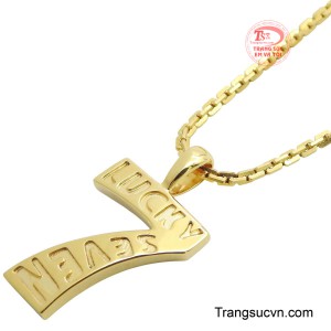 Đây là món trang sức lý tưởng vừa làm đẹp, vừa gửi gắm thông điệp phong thủy thu hút vận may và tài lộc.