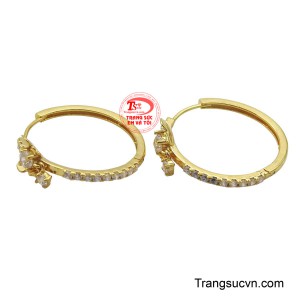 Chất liệu vàng tây 10k bền đẹp, giữ màu tốt, thích hợp để đeo hằng ngày.