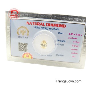 Kim cương được kiểm định rõ ràng, ép vỉ bảo quản an toàn, phù hợp cho đầu tư hoặc chế tác trang sức cao cấp.