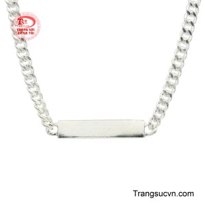 Kiểu dáng đáng yêu, nhẹ nhàng phù hợp cho bé đeo từ khi còn nhỏ đến lúc lớn hơn.