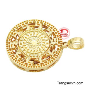 Đây không chỉ là món trang sức, mà còn là biểu tượng của bản lĩnh, cội nguồn và niềm tự hào dân tộc. 