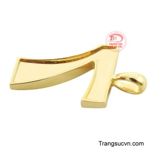 Đây không chỉ là món trang sức cá tính mà còn là biểu tượng may mắn dành cho người đàn ông bản lĩnh và tự tin.