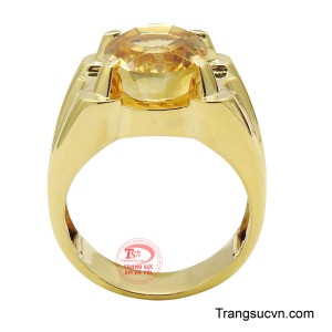 Viên thạch anh vàng rực rỡ tượng trưng cho tài lộc, trí tuệ và nguồn năng lượng tích cực, giúp thu hút may mắn trong công việc và cuộc sống. 