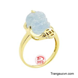 Nhẫn tỳ hưu aquamarin vượng khí là sự kết hợp tinh tế giữa vẻ đẹp trang sức cao cấp và ý nghĩa phong thủy may mắn.
