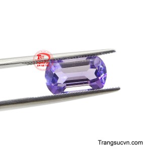 Sản phẩm có đầy đủ giấy kiểm định đá quý.