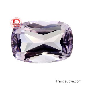 Thạch anh tím nguyệt quang sở hữu gam màu tím nhạt pha ánh bạc dịu dàng, gợi cảm giác huyền ảo như ánh trăng đêm.