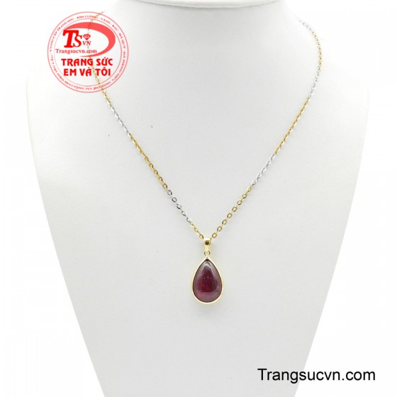 Bộ dây chuyền ruby kiêu hãnh