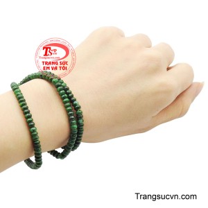 Không chỉ là món trang sức điểm tô phong cách, chuỗi tay cẩm thạch sơn thủy còn tượng trưng cho sự hài hòa âm dương, cân bằng năng lượng và thu hút vượng khí.