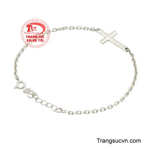 Thiết kế thánh giá hiện đại, các đường nét vuông vức, tối giản nhưng dứt khoát, tạo nên vẻ đẹp thanh lịch và đầy ý nghĩa.