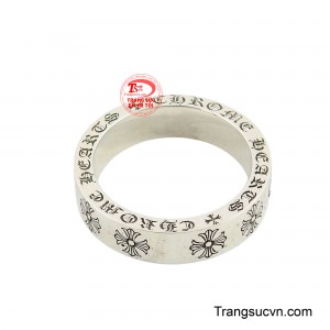 Những hoa văn trên nhẫn được gia công tỉ mỉ, sắc nét, đảm bảo tính thẩm mỹ cao nhất ở mọi góc nhìn. 