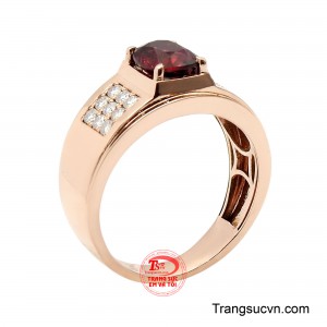Nhẫn nam garnet vương quyền bản lĩnh dẫn lối. 