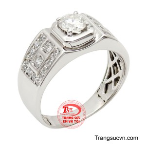 Nhẫn nam tinh tế vàng trắng bản lĩnh trong từng đường nét. 