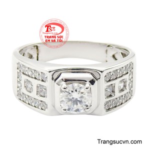 Tông vàng trắng sáng bóng mang đến vẻ ngoài hiện đại, lịch lãm, dễ dàng tôn lên phong thái tự tin của phái mạnh trong mọi hoàn cảnh. 