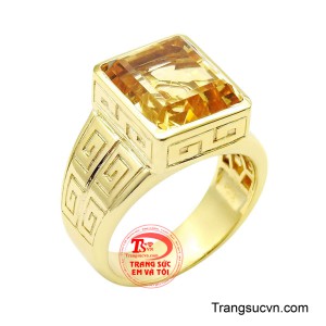 Nhẫn nam vàng thạch anh đẳng cấp là tuyên ngôn của bản lĩnh và vị thế. 