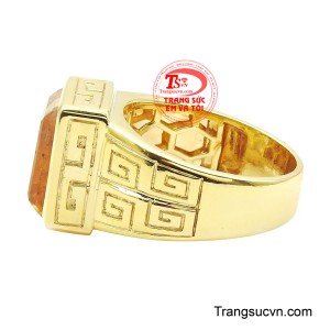 Thạch anh vàng tự nhiên không chỉ mang giá trị thẩm mỹ mà còn được xem là biểu tượng của tài lộc, trí tuệ và sự hanh thông trong công danh.