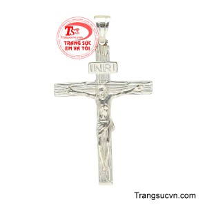 Thánh giá ban phước lành được chế tác như một biểu tượng thiêng liêng của đức tin và ân sủng. 