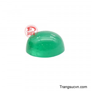 Trong phong thủy, Emerald tượng trưng cho sinh khí, sự tái sinh và thịnh vượng, đặc biệt hài hòa với người mệnh Mộc và mệnh Hỏa.