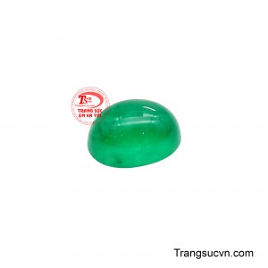 Emerald phù hợp để chế tác trang sức cao cấp như nhẫn, mặt dây chuyền, bông tai hoặc có thể sử dụng như một viên đá hộ mệnh mang theo bên mình.