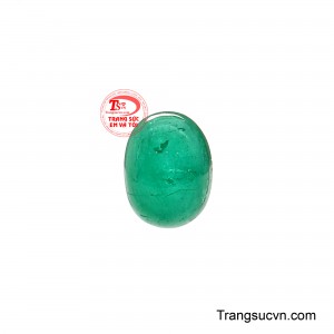 Viên Emerald Lục Bích Nguyệt ví như ánh trăng đêm phản chiếu dưới mặt nước sâu, vừa huyền bí vừa dịu êm, lặng lẽ tỏa sáng trong tĩnh lặng. 