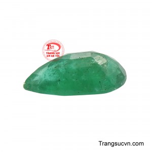 Không chỉ là món trang sức cao cấp, viên đá còn mang ý nghĩa phong thủy mạnh mẽ, tượng trưng cho tài lộc hanh thông, sự nghiệp phát triển và cuộc sống sung túc. 