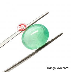 Viên emerald đại diện cho sự hanh thông trong công việc, sự sáng suốt trong tư duy và tinh thần vững vàng trước thử thách. 