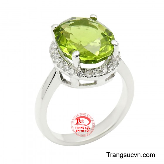 Nhẫn Nữ Bạc Peridot Hoàng Gia