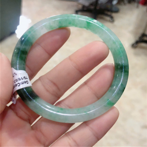 Vòng Cẩm Thạch vân đẹp