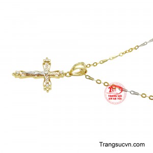 Phù hợp để đeo hằng ngày hoặc trong những dịp trang trọng, như một dấu ấn của đức tin và lòng thành kính.